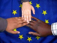 La Unión Europea estudia repartir el reto de la migración